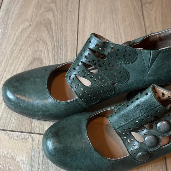 Miz Mooz Dark Green Leather Cutout Mary Jane Heels - Picture 2 of 11